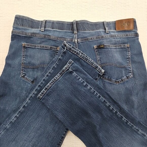 Lee Jeans Men's 42x30 Extreme Motion Tapered Leg Medium Wash Straight Fit EUC - Picture 3 of 16